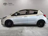Usata Toyota Yaris Hybrid Active 101 CV (74 kW) 2017 Argento Berlina