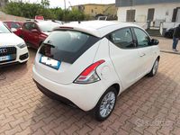 Usata Lancia Ypsilon 69 CV (50 kW) 2014 Bianco Utilitaria