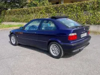 Usata BMW 316 Compact Efficient Dynamics 102 CV (75 kW) 1996 Blu/azzurro Utilitaria