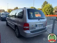 Usata Kia Carnival Family 145 CV (106 kW) 2005 Grigio Monovolume