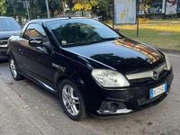 Usata Opel Tigra Enjoy 69 CV (50 kW) 2007 Nero Cabrio