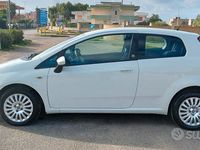 Usata Fiat Grande Punto 75 CV (55 kW) 2011 Bianco Utilitaria