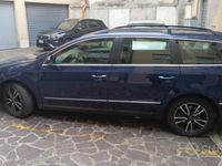 Usata VW Passat 105 CV (77 kW) 2006 Blu Station wagon