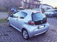 Usata Toyota Aygo 60 CV (44 kW) 2011 Grigio Utilitaria