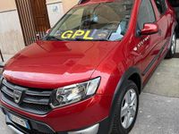 Usata Dacia Sandero Stepway 90 CV (66 kW) 2016 Rosso Berlina