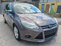 Usado Ford Focus 95 HP (69 kW) 2012 Cinzento Carrinha