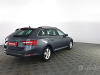 Usata Skoda Superb Ambition 120 CV (88 kW) 2020 Grigio quarzo Station wagon