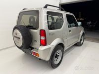 Usata Suzuki Jimny 86 CV (63 kW) 2005 Grigio SUV