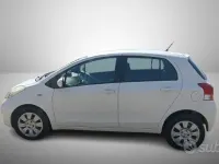 Usata Toyota Yaris 69 CV (50 kW) 2009 Bianco Utilitaria