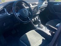 Gebraucht VW Tiguan 150 PS (110 kW) 2018 Grau SUV
