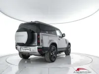 Usata Land Rover Defender SE Dynamic 250 CV (183 kW) 2022 Grigio SUV