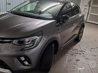 Usata Renault Captur 100 CV (73 kW) 2023 Grigio SUV