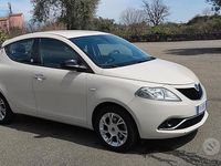 Usata Lancia Ypsilon 95 CV (69 kW) 2015 Bianco Utilitaria