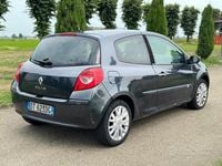 Begagnad Renault Clio II LE 75 HK (55 kW) 2010 Grå Sedan