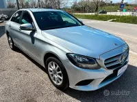 Usata Mercedes C180 Business 122 CV (89 kW) 2019 Argento iridio metallizzato Berlina