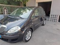 Usata Lancia Musa 101 CV (74 kW) 2005 Grigio Monovolume