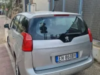 Usata Peugeot 5008 112 CV (82 kW) 2011 Grigio Monovolume