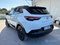Usata Opel Vectra GTS Ultimate 131 CV (96 kW) 2022 Bianco Station wagon