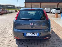 Usado Fiat Punto Street 69 CV (50 kW) 2017 Gris Utilitario