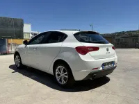 Usata Alfa Romeo Giulietta Distinctive 120 CV (88 kW) 2013 Bianco Utilitaria