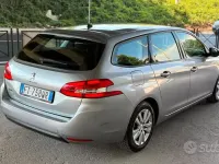 Usata Peugeot 308 131 CV (96 kW) 2019 Grigio Station wagon