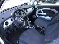 Usata Mini Cooper 116 CV (85 kW) 2004 Grigio Utilitaria