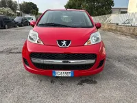 Usata Peugeot 107 68 CV (50 kW) 2011 Rosso Utilitaria