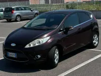 Usata Ford Fiesta Titanium 95 CV (69 kW) 2010 Boerdeaux Berlina