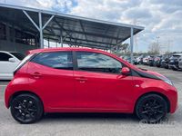 Usata Toyota Aygo X-play 69 CV (50 kW) 2015 Rosso Utilitaria
