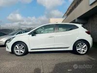 Usata Renault Clio V 101 CV (74 kW) 2026 Bianco Berlina