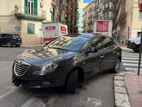 Usata Lancia Delta Gold 165 CV (121 kW) 2014 Grigio Utilitaria