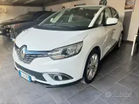 Usado Renault Scénic IV Bose Edition 110 CV (80 kW) 2017 Blanco Monovolumen