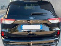 Usata Ford Kuga 120 CV (88 kW) 2022 Nero SUV