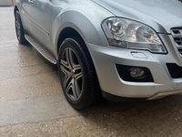 Begagnad Mercedes ML320 Premium 224 HK (164 kW) 2009 SUV