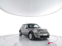 Usata Mini ONE 102 CV (75 kW) 2013 Oro Utilitaria