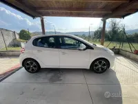 Usata Peugeot 208 95 CV (69 kW) 2014 Bianco Utilitaria