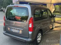 Usata Peugeot Partner Tepee Family 92 CV (67 kW) 2012 Grigio Monovolume
