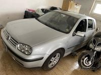 Usado VW Golf IV 130 CV (95 kW) 2003 Gris Utilitario