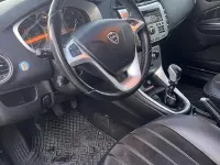 Usata Lancia Delta 105 CV (77 kW) 2010 Grigio Utilitaria