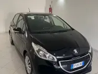 Usata Peugeot 208 Allure 82 CV (60 kW) 2013 Nero Utilitaria