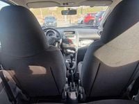 Usado Toyota Aygo 68 HP (50 kW) 2009 Prateado Citadino