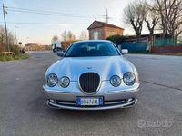 Usata Jaguar S-Type S 238 CV (175 kW) 2001 Grigio Berlina
