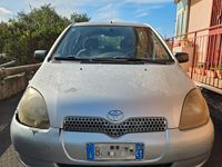 Usata Toyota Yaris Sol 69 CV (50 kW) 2000 Berlina