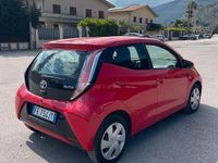 Usata Toyota Aygo X-play 69 CV (50 kW) 2015 Rosso Utilitaria
