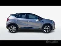 Usata Renault Captur Intens 101 CV (74 kW) 2023 Grigio SUV