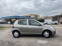 Second-hand Toyota Yaris 87 CP (63 kW) 2003 Gri Hatchback