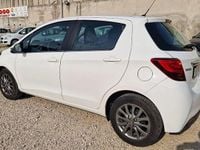 Usata Toyota Yaris Lounge 69 CV (50 kW) 2016 Grigio Berlina
