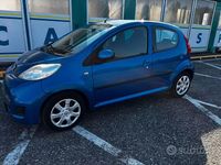 Usata Peugeot 107 68 CV (50 kW) 2010 Blu Utilitaria