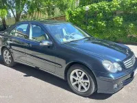 Usata Mercedes C220 Elegance 150 CV (110 kW) 2005 Blu/azzurro Berlina