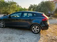 Usata Volvo V40 Kinetic 115 CV (84 kW) 2015 Bluazzurro Berlina